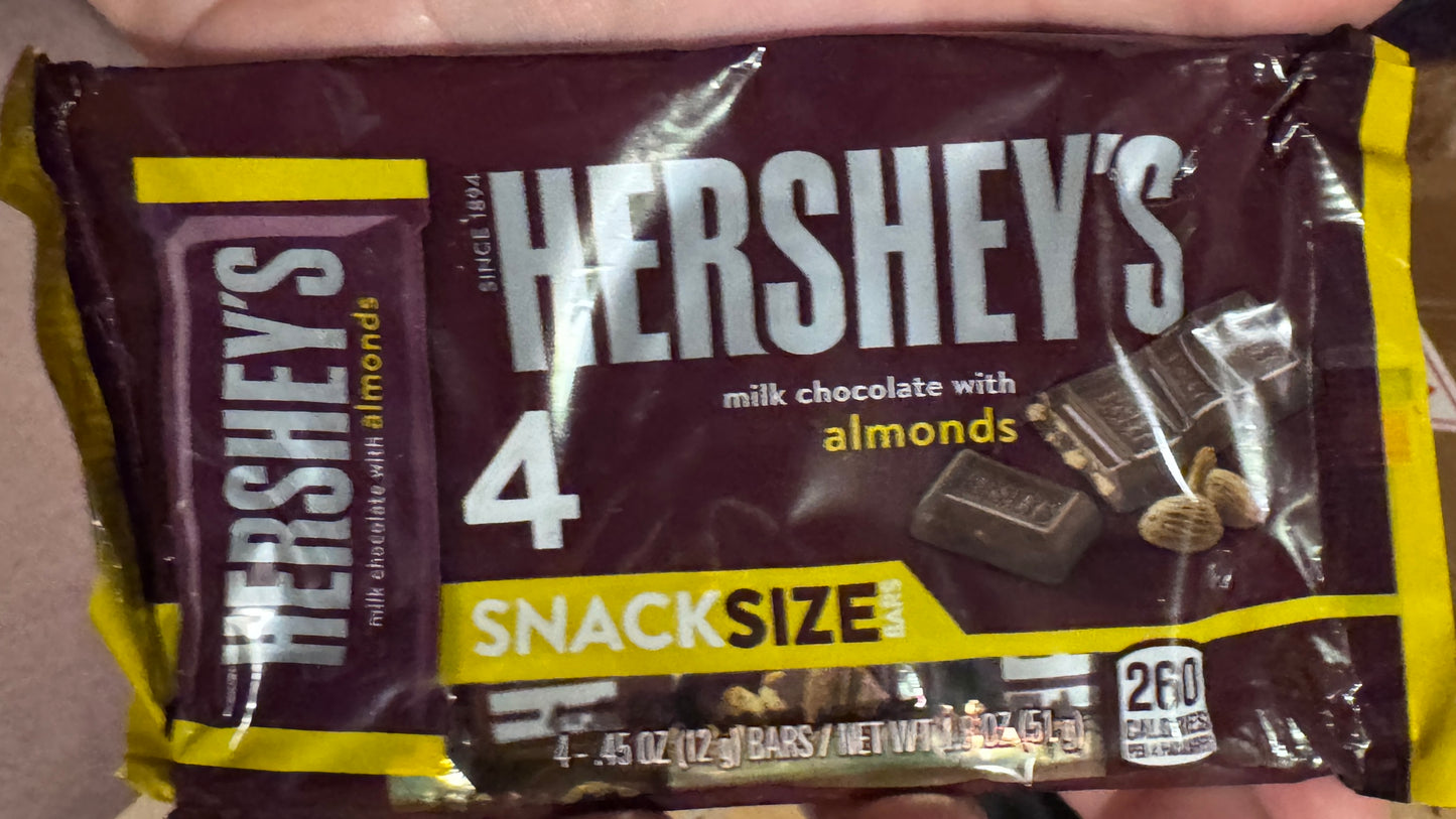 Hersheys Snack Size X 4 - Milk Chocolaye with Almonds