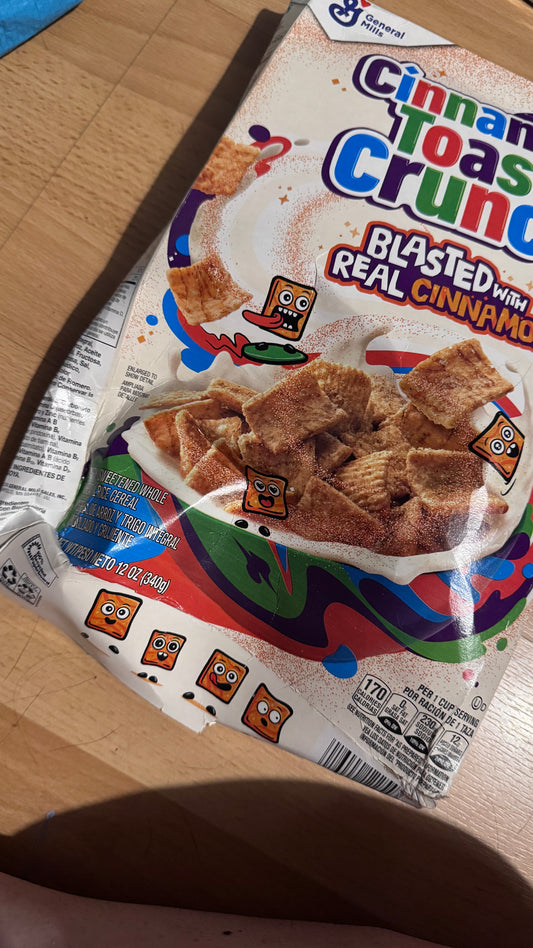 Cinnamon Toast Crunch (DAMAGED BOX)