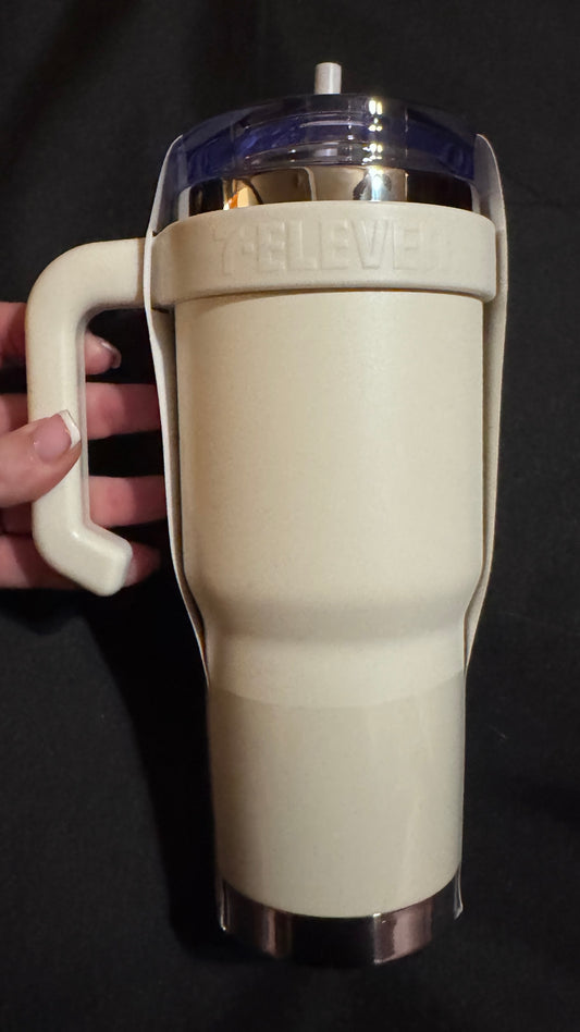7-Eleven® Large Handled Hot/Cold 32oz Tumbler - Cream