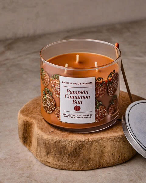 Bath & Body Works 3-Wick Candle - Pumpkin Cinnamon Bun